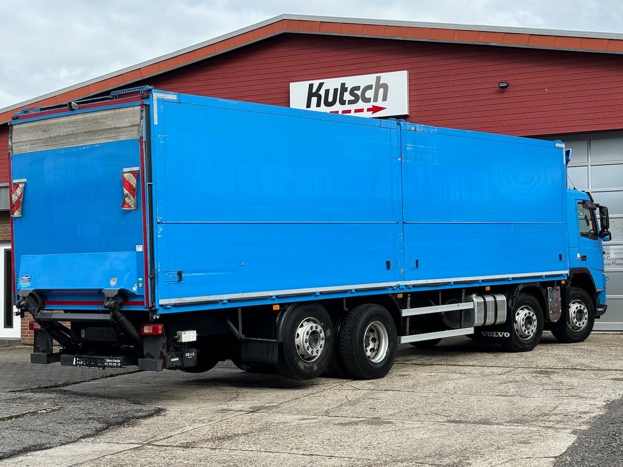 Fahrzeugabbildung Volvo FM 330 Koffer10m/Lbw. 4achser