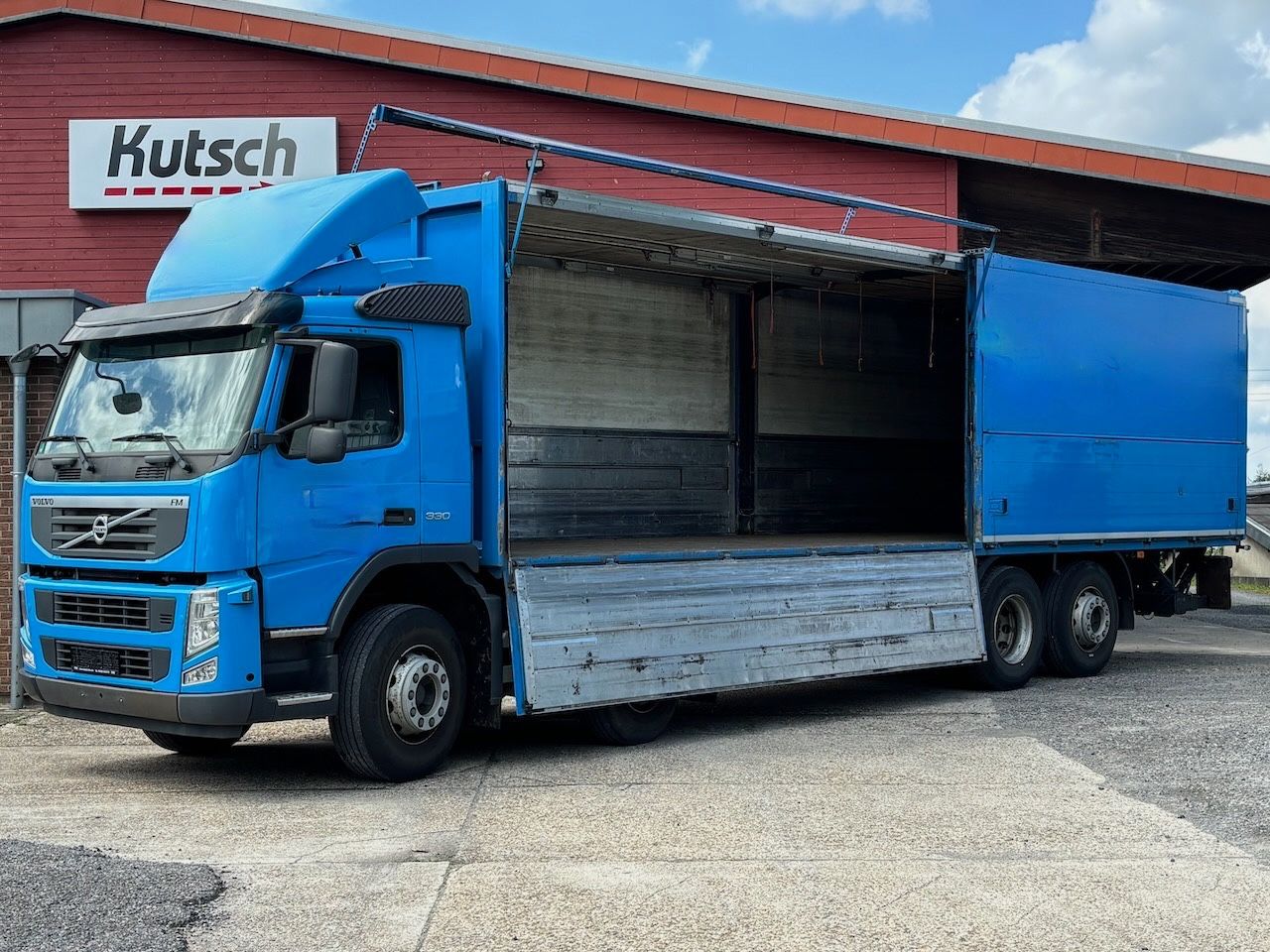Fahrzeugabbildung Volvo FM 330 Koffer10m/Lbw. 4achser