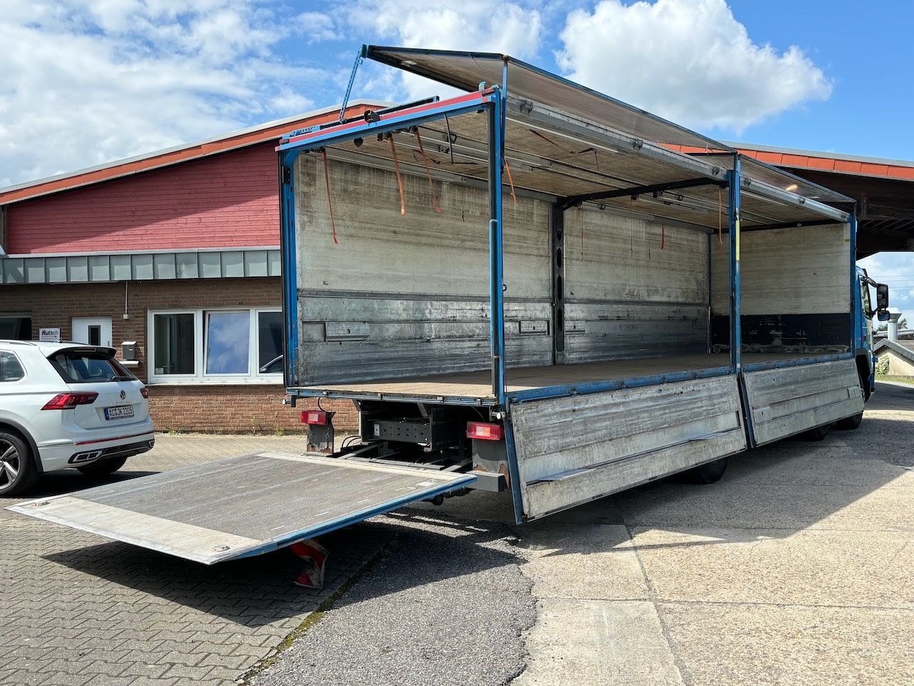 Fahrzeugabbildung Volvo FM 330 Koffer10m/Lbw. 4achser