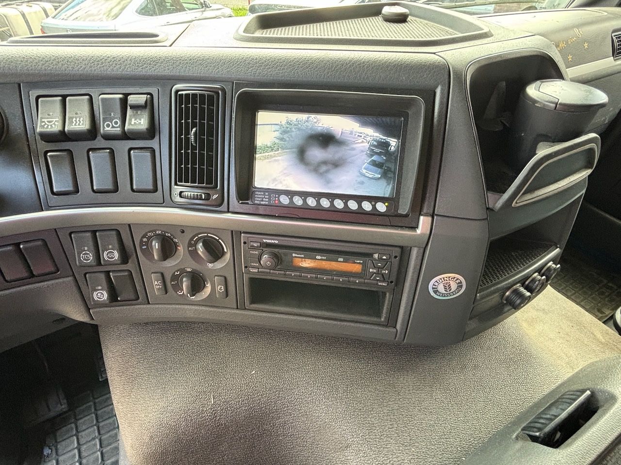 Fahrzeugabbildung Volvo FM 330 Koffer10m/Lbw. 4achser