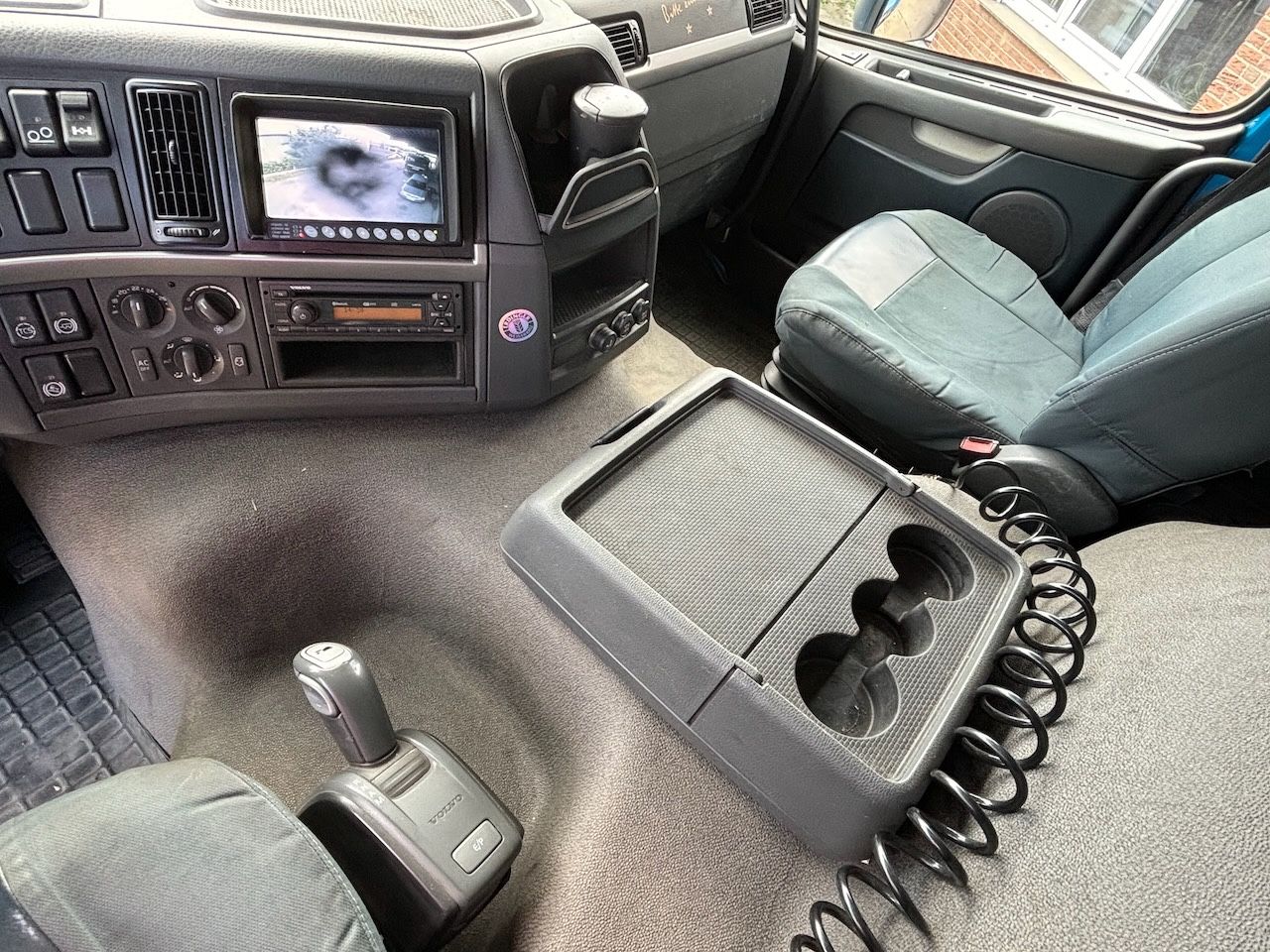 Fahrzeugabbildung Volvo FM 330 Koffer10m/Lbw. 4achser