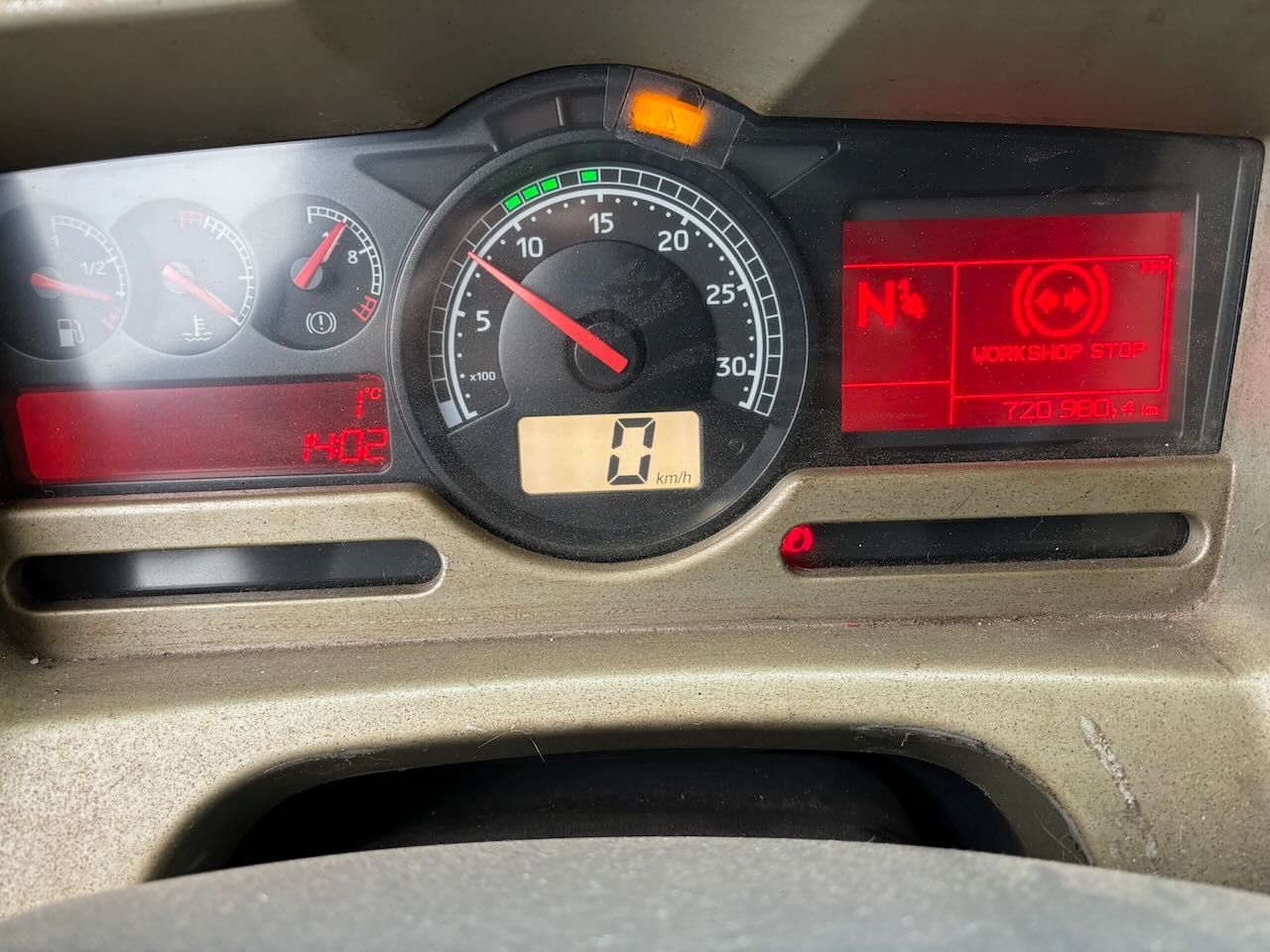 Fahrzeugabbildung Renault Premium 450 verstellbare Sattelplatte, AHK