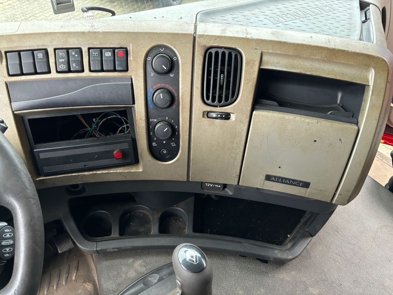 Fahrzeugabbildung Renault Premium 450 verstellbare Sattelplatte, AHK