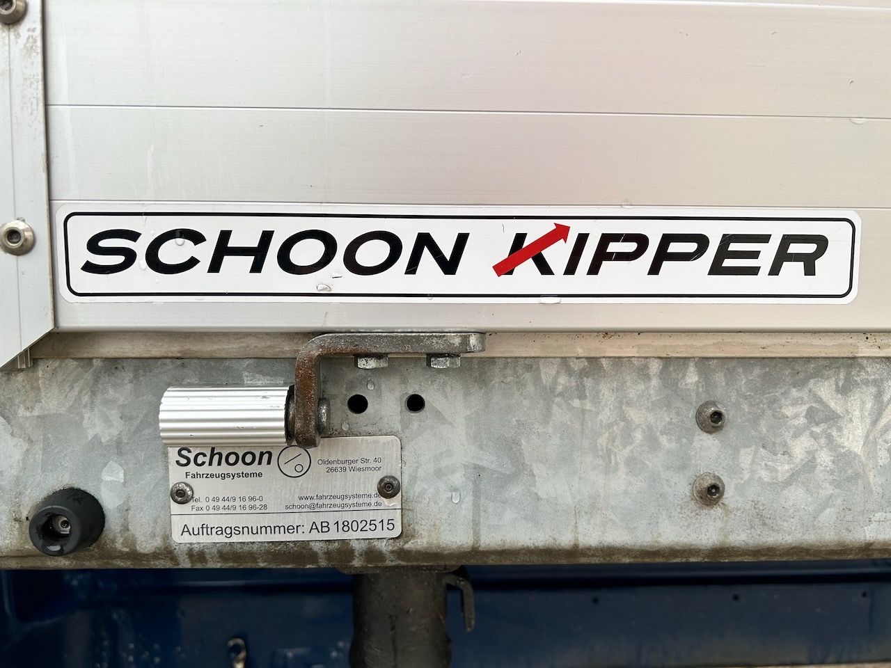 Fahrzeugabbildung Volkswagen Crafter 3 Seiten Kipper  35 DOKA lang 4MOTION,