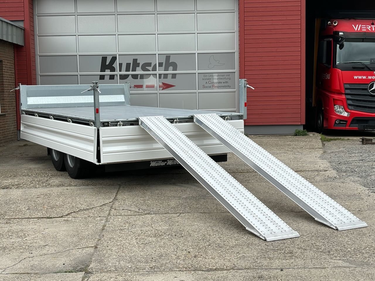 Fahrzeugabbildung Müller-Mitteltal KA-TA-R 11,9/024  Breitreifen, Alu-Rampen, LED