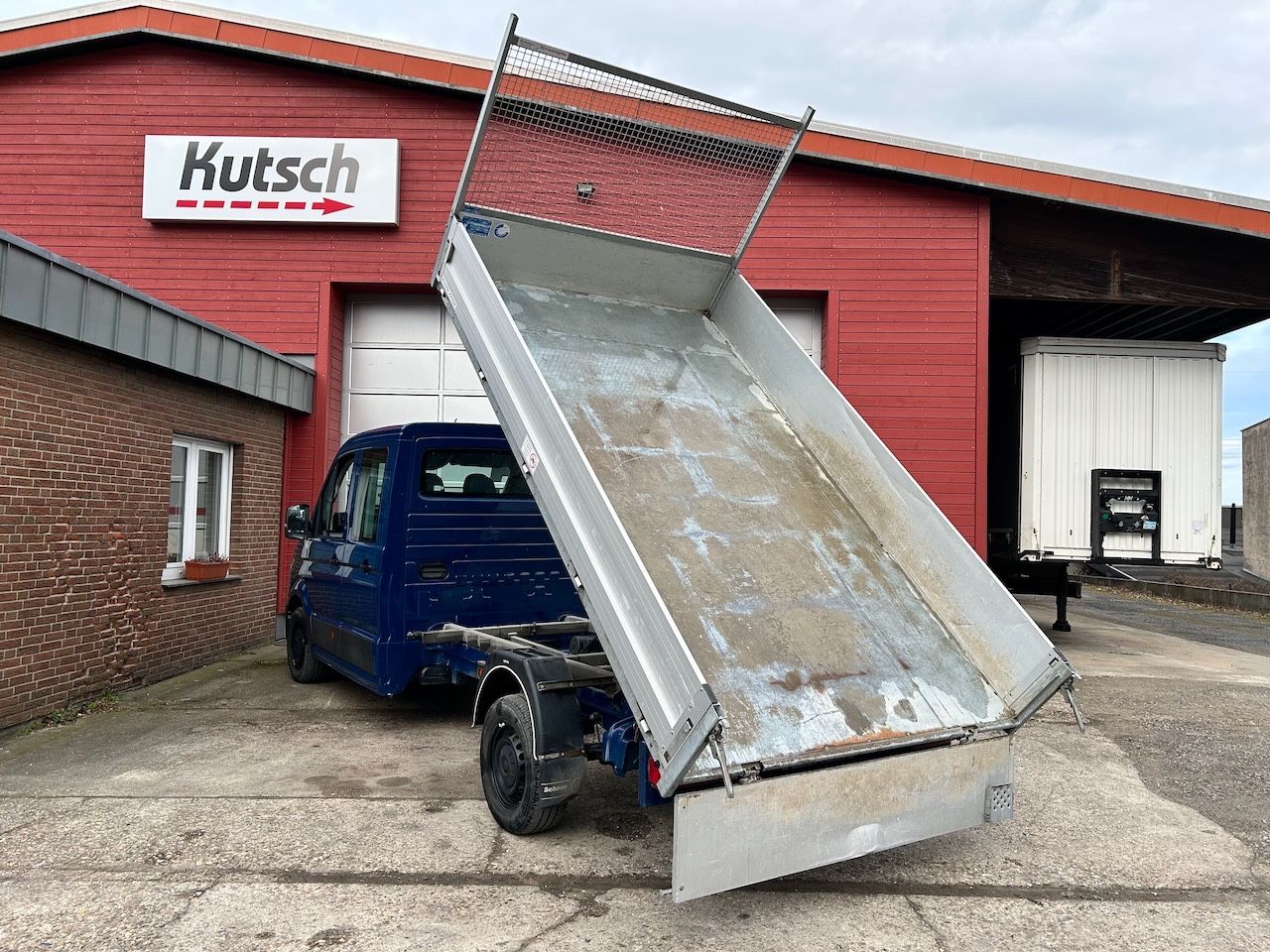 Fahrzeugabbildung Volkswagen Crafter 3 Seiten Kipper  35 DOKA Allrad