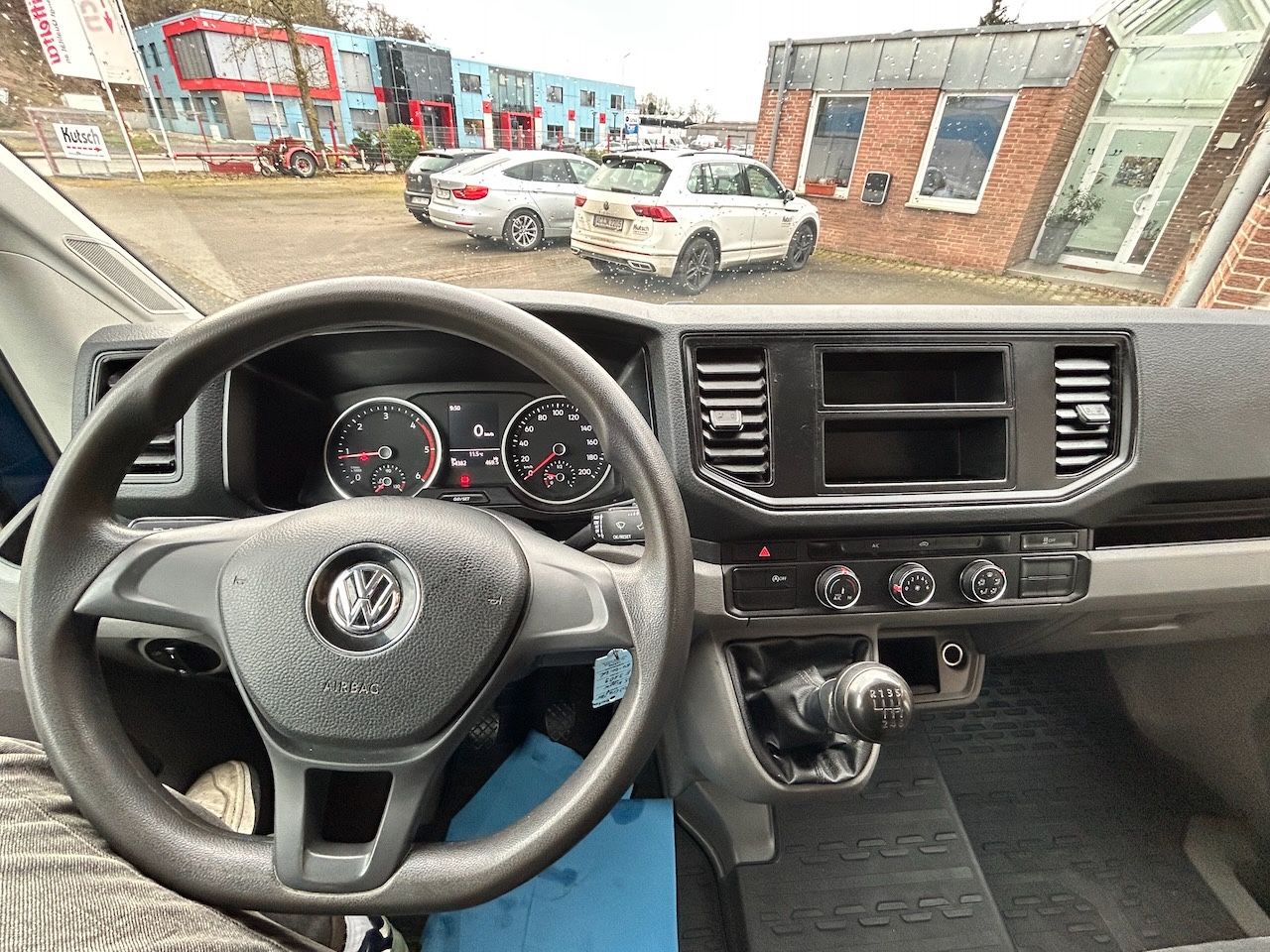 Fahrzeugabbildung Volkswagen Crafter 3 Seiten Kipper  35 DOKA Allrad