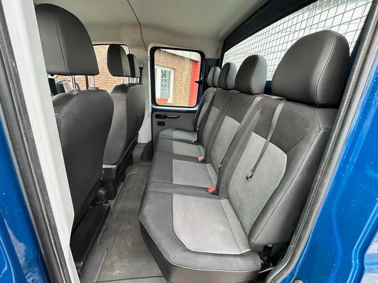 Fahrzeugabbildung Volkswagen Crafter 3 Seiten Kipper  35 DOKA Allrad