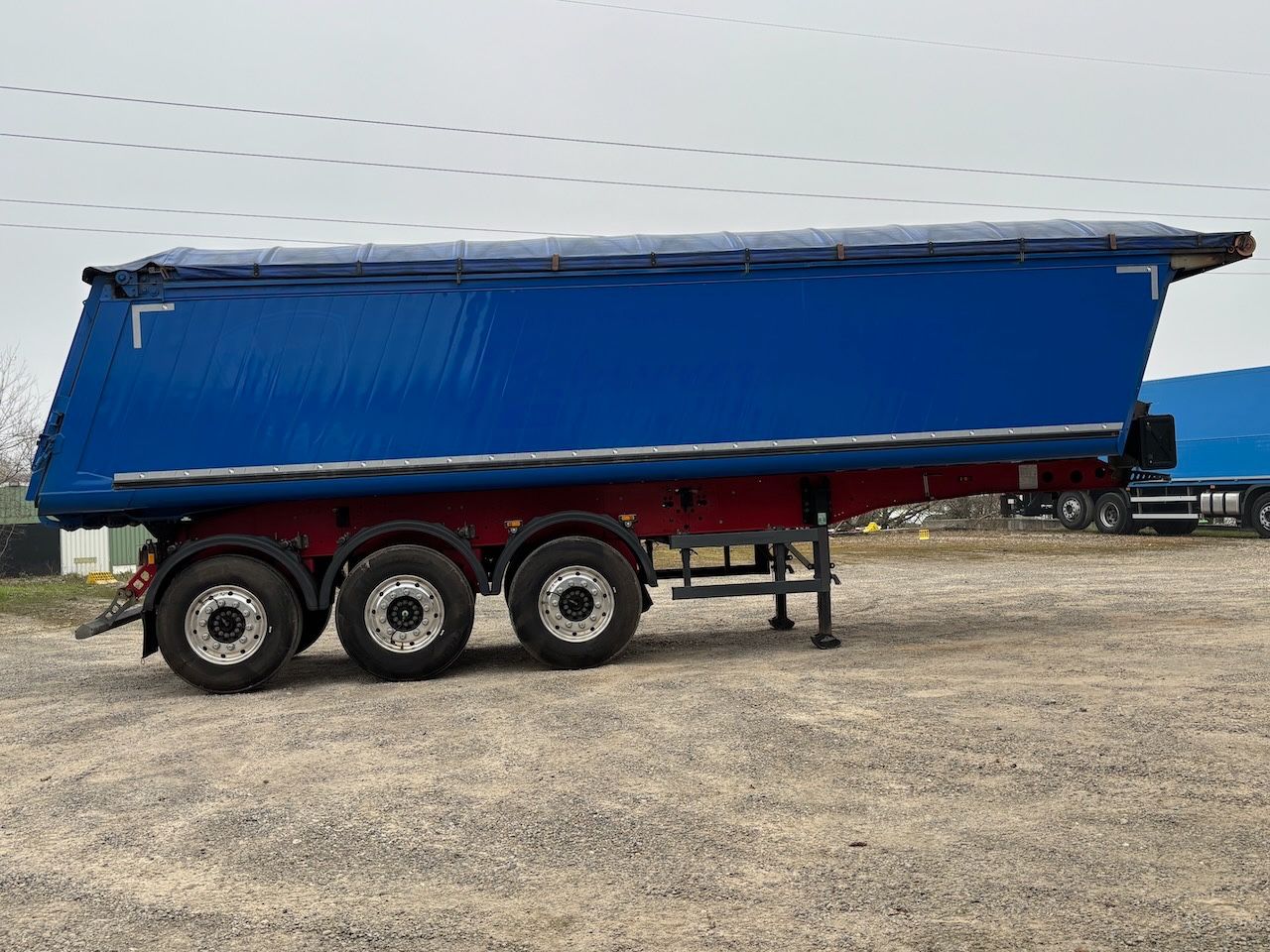 Fahrzeugabbildung Schmitz Cargobull Alumulde mit el, Cramaro, 34m³, Kunststoffbesch