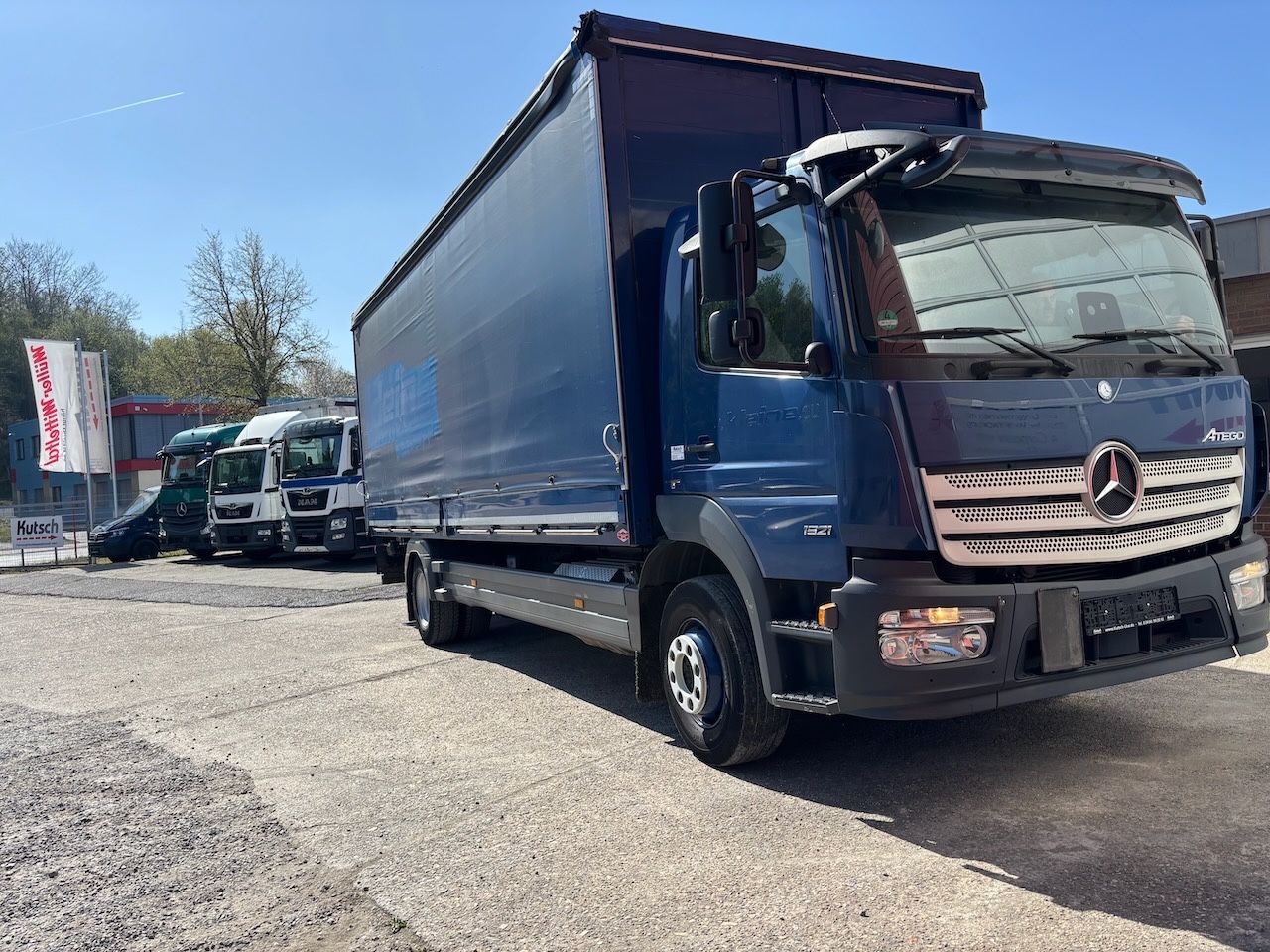 Fahrzeugabbildung Mercedes-Benz Atego 1521L Pritschenwagen/Lbw.