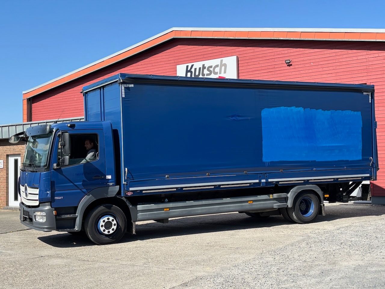 Fahrzeugabbildung Mercedes-Benz Atego 1521L Pritschenwagen/Lbw.