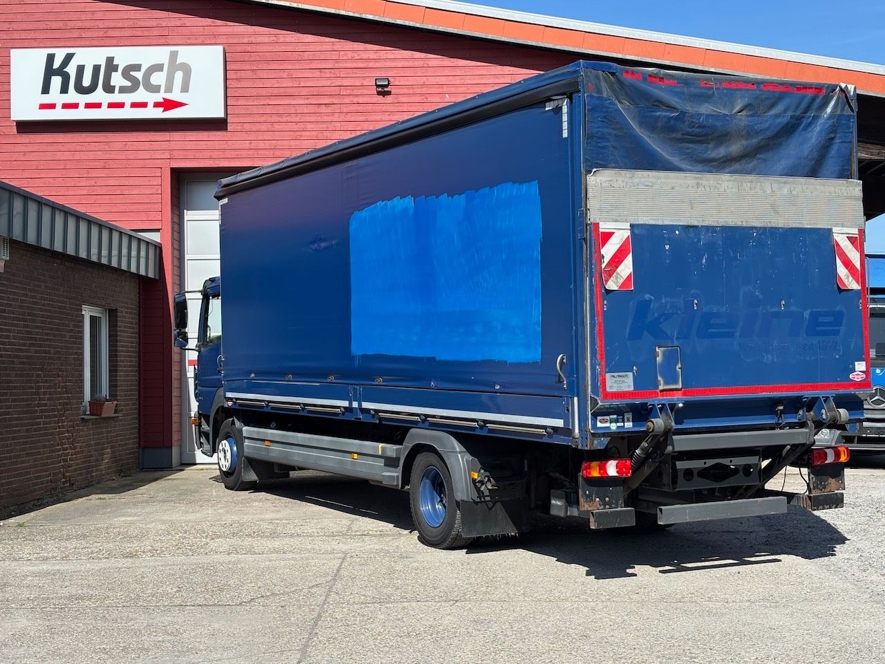 Fahrzeugabbildung Mercedes-Benz Atego 1521L Pritschenwagen/Lbw.