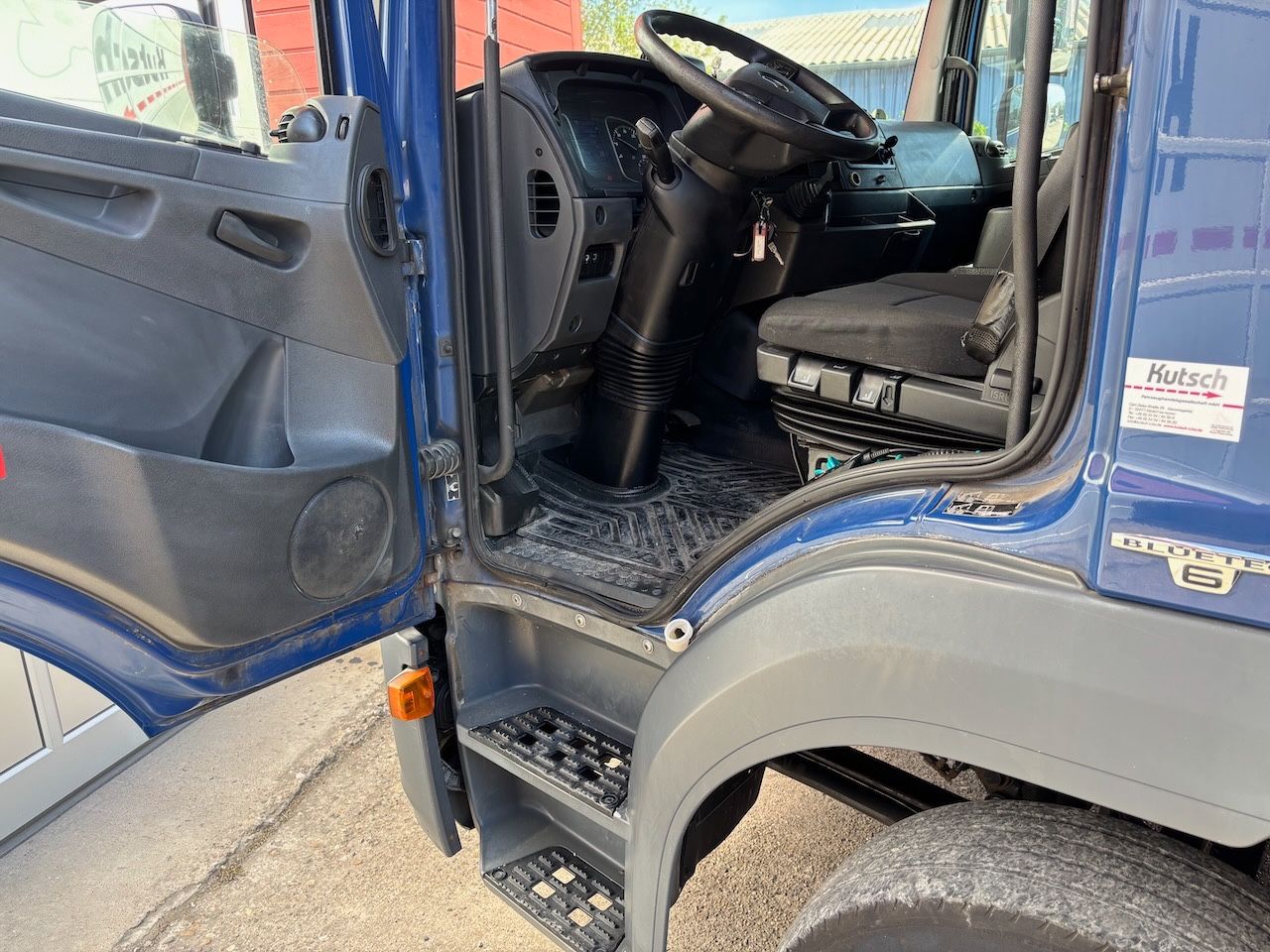 Fahrzeugabbildung Mercedes-Benz Atego 1521L Pritschenwagen/Lbw.