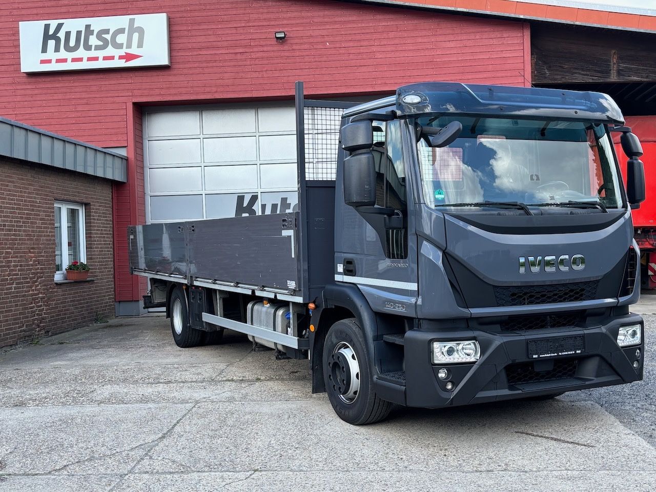 Fahrzeugabbildung Iveco ML140E25 offene Pritsche, AHK