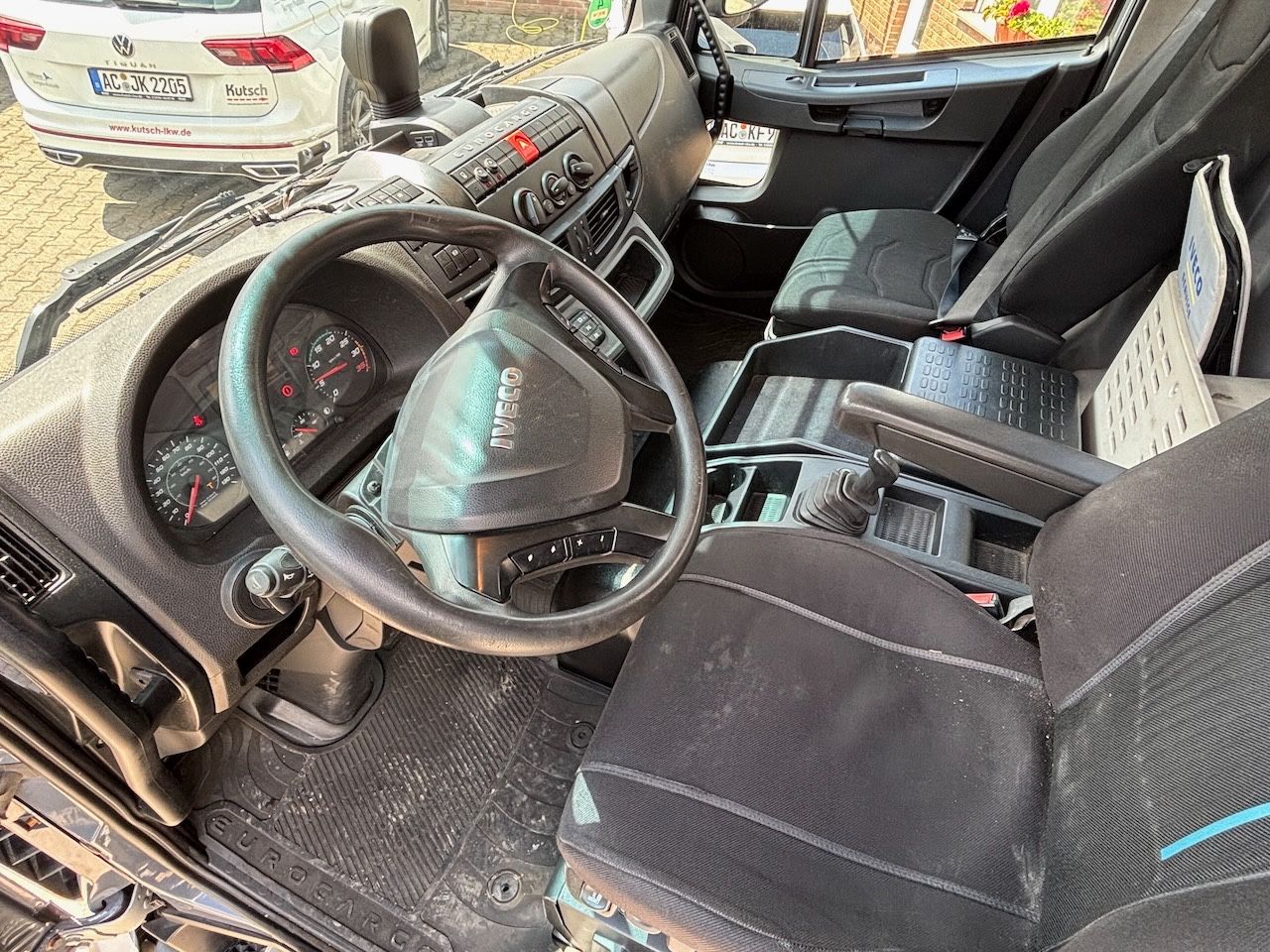 Fahrzeugabbildung Iveco ML140E25 offene Pritsche, AHK