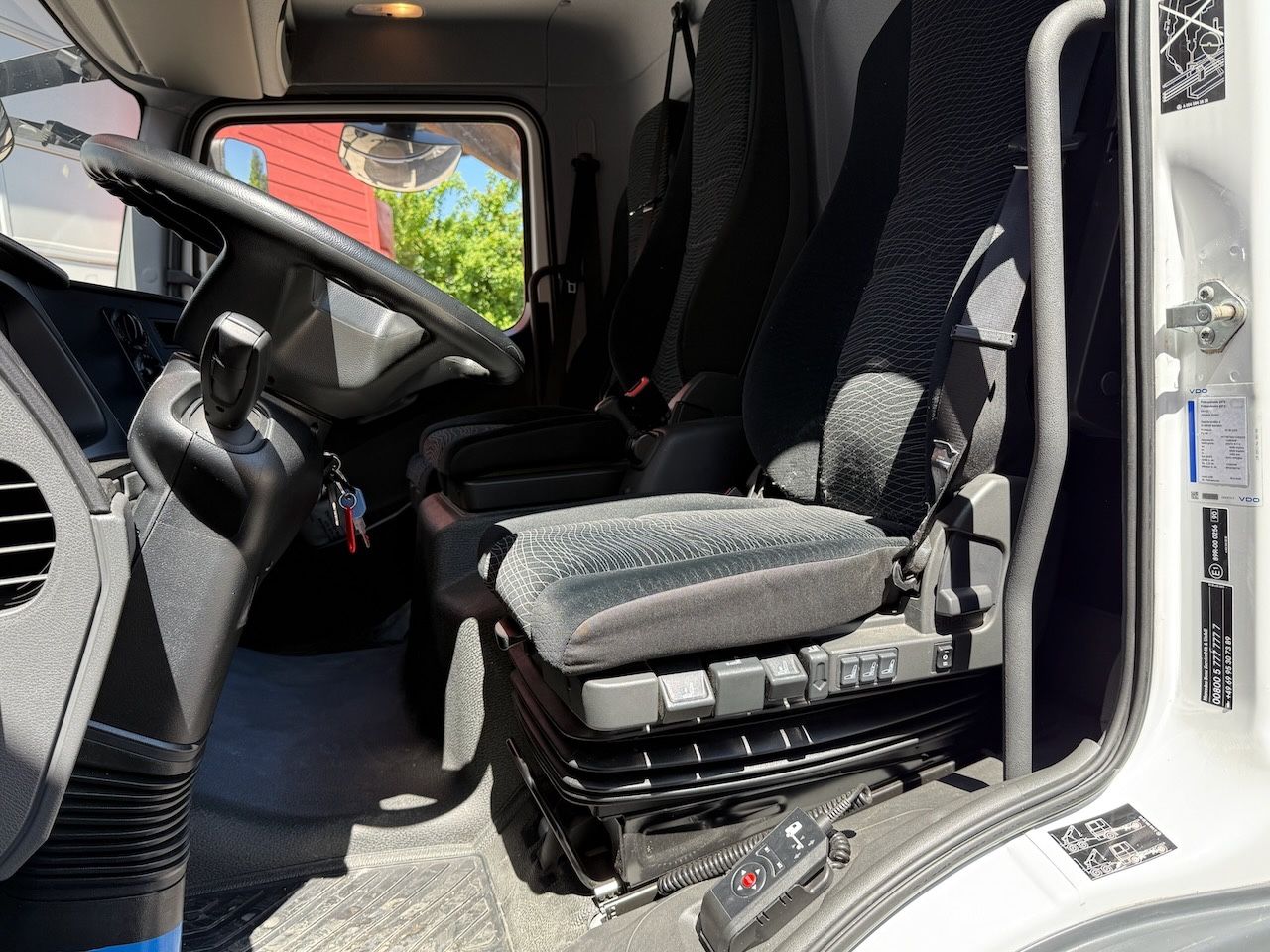 Fahrzeugabbildung Mercedes-Benz Atego 818L Plane, Ladebordwand, Klima, AHK