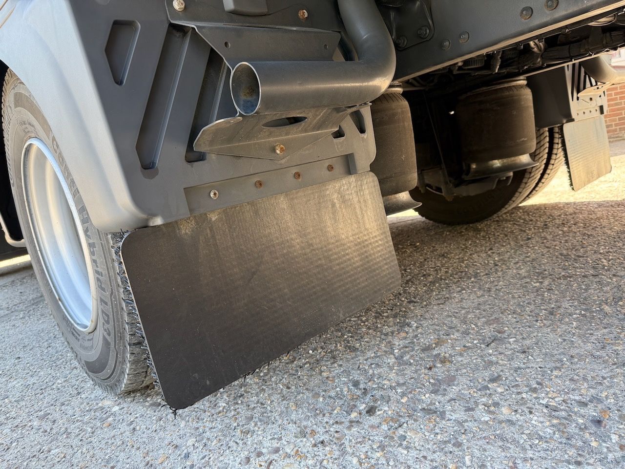 Fahrzeugabbildung Mercedes-Benz Atego 818L Plane, Ladebordwand, Klima, AHK