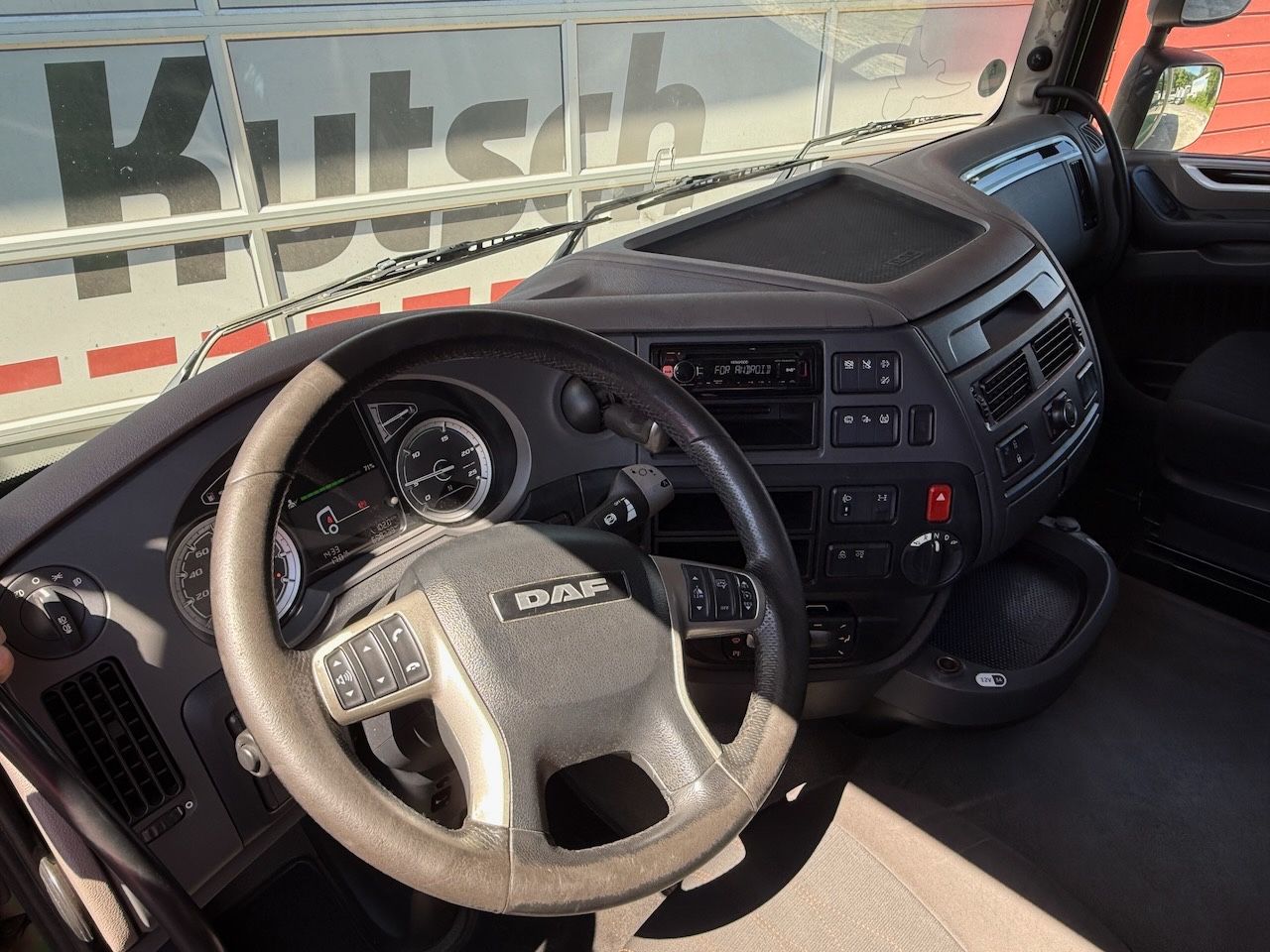 Fahrzeugabbildung DAF XF 480 Plane 6x2