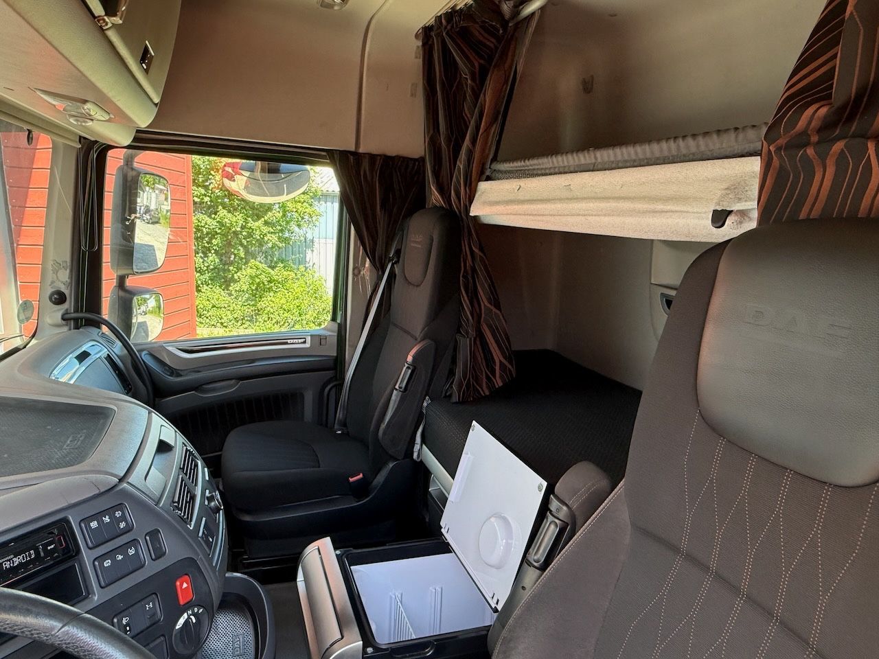 Fahrzeugabbildung DAF XF 480 Plane 6x2