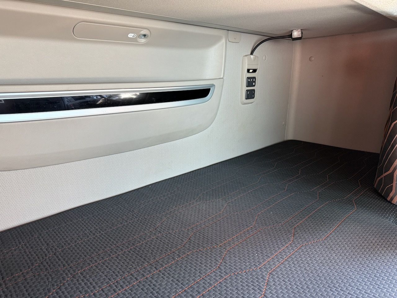 Fahrzeugabbildung DAF XF 480 Plane 6x2