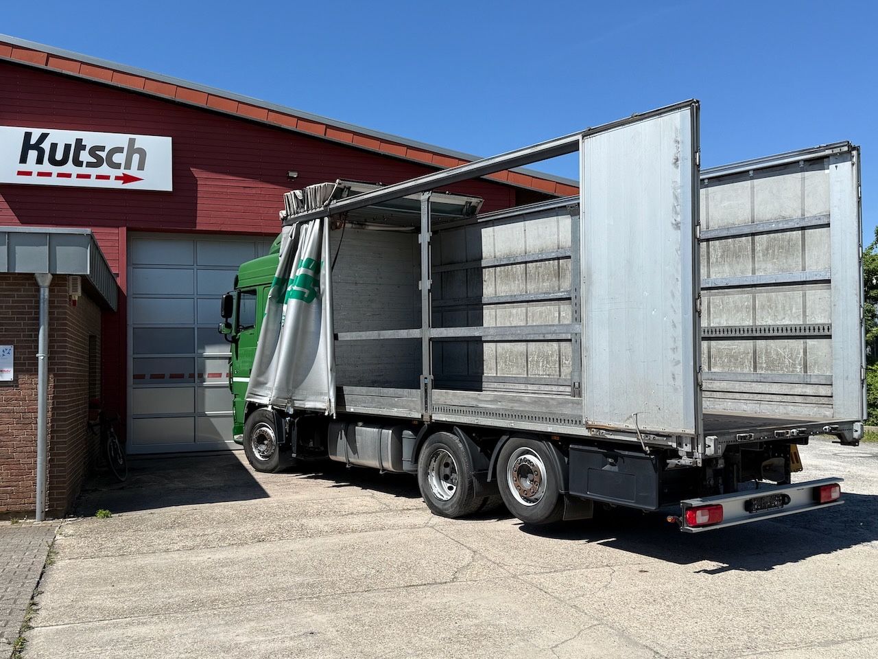 Fahrzeugabbildung DAF XF 480 Plane 6x2