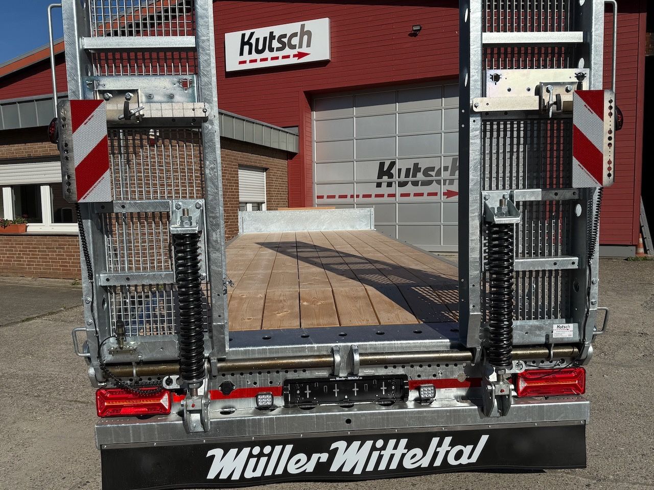 Fahrzeugabbildung Müller-Mitteltal ETÜ-TA-R 21 Plateau 7m, luftgefedert, LED