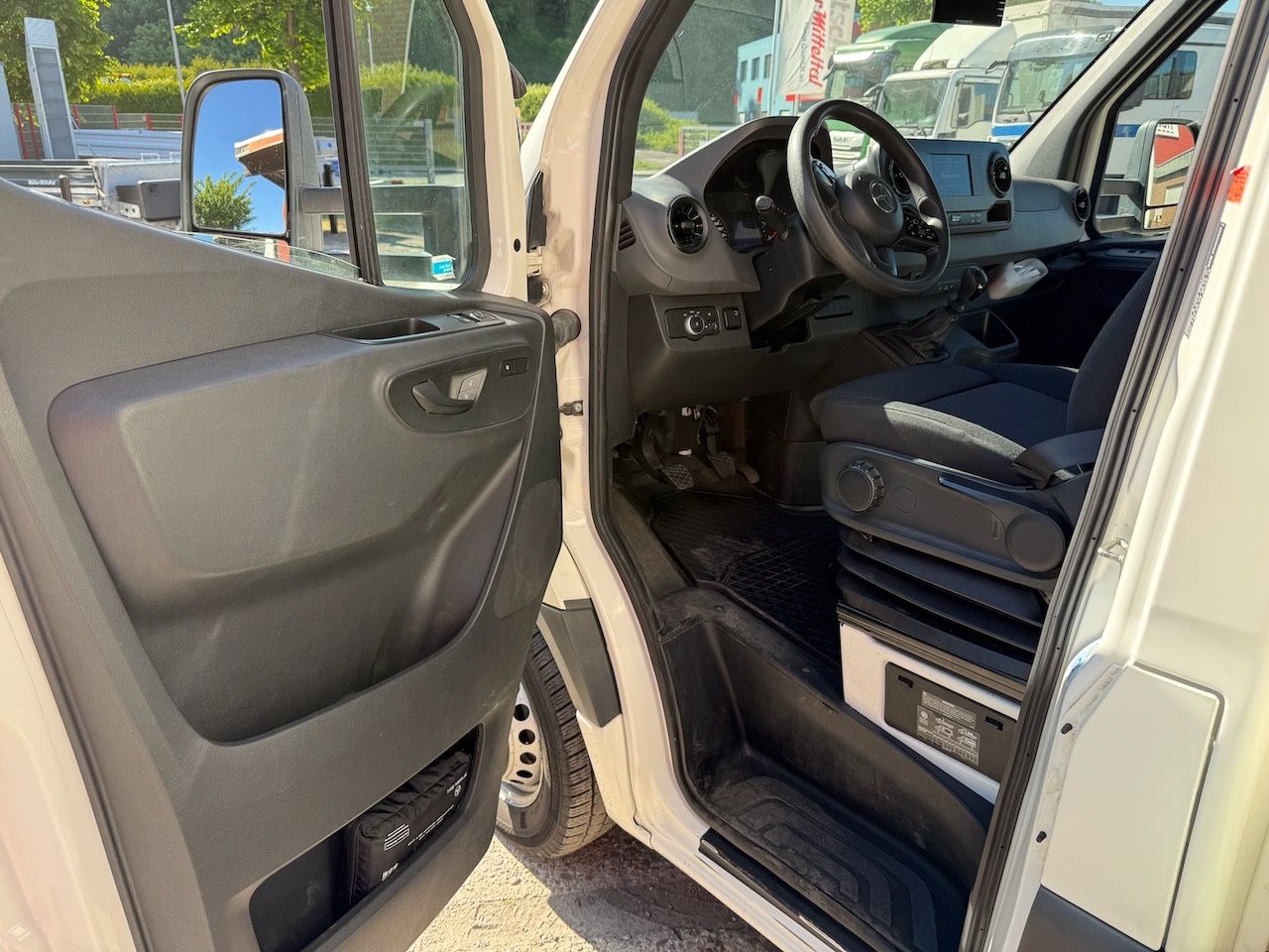 Fahrzeugabbildung Mercedes-Benz Sprinter III Koffer 514 CDI Ladebordwand