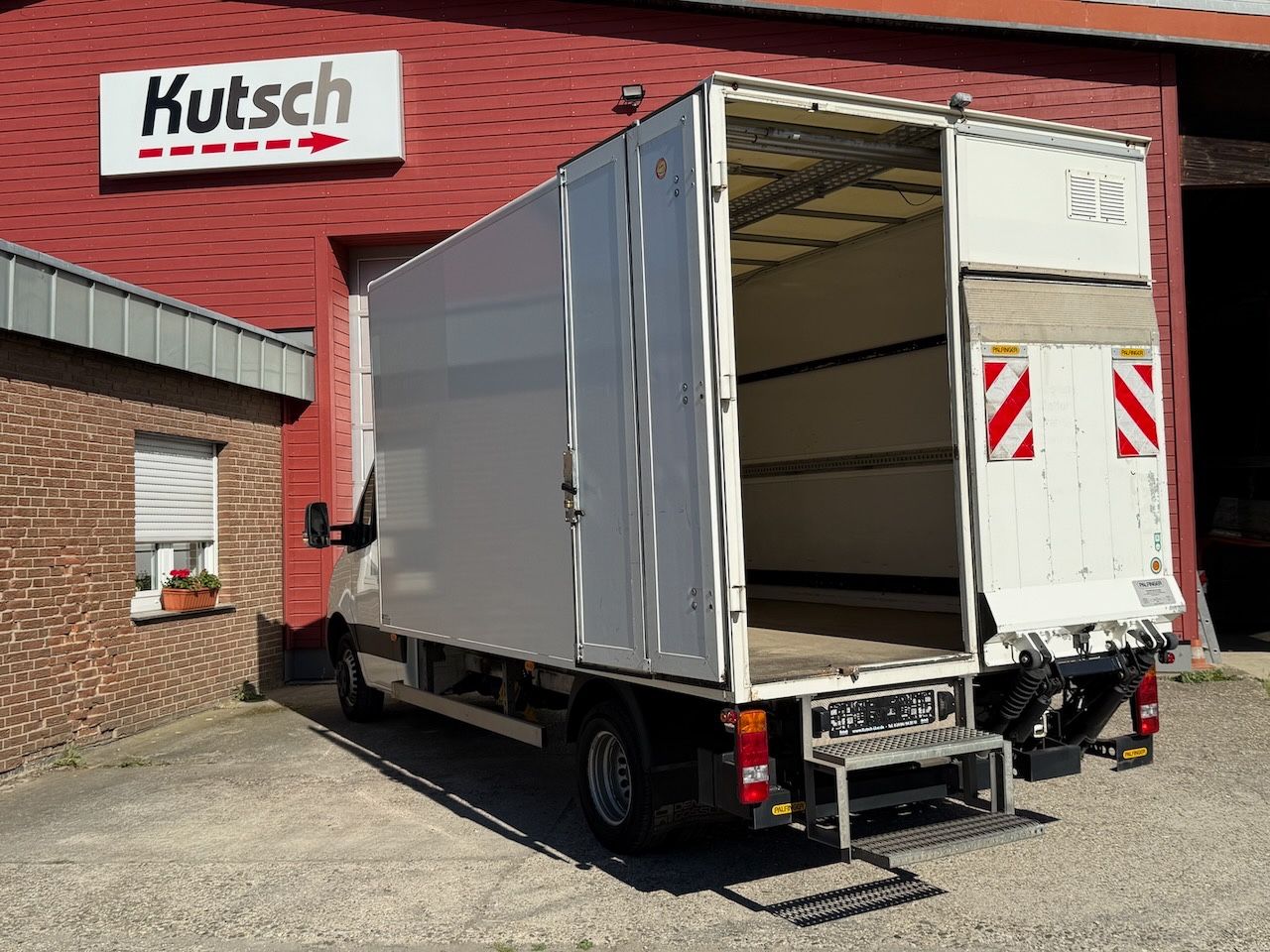 Fahrzeugabbildung Mercedes-Benz Sprinter III Koffer 514 CDI Ladebordwand