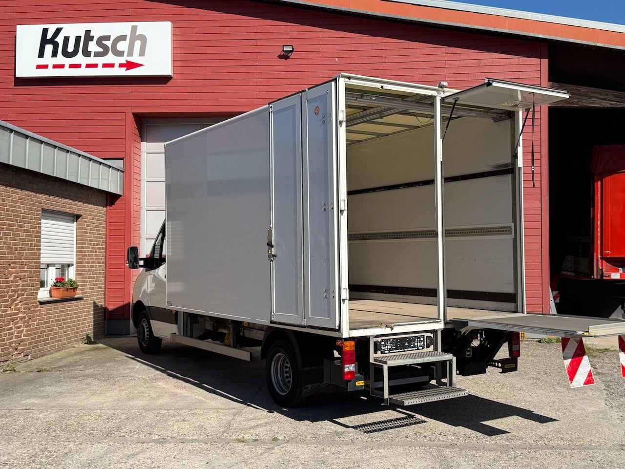 Fahrzeugabbildung Mercedes-Benz Sprinter III Koffer 514 CDI Ladebordwand