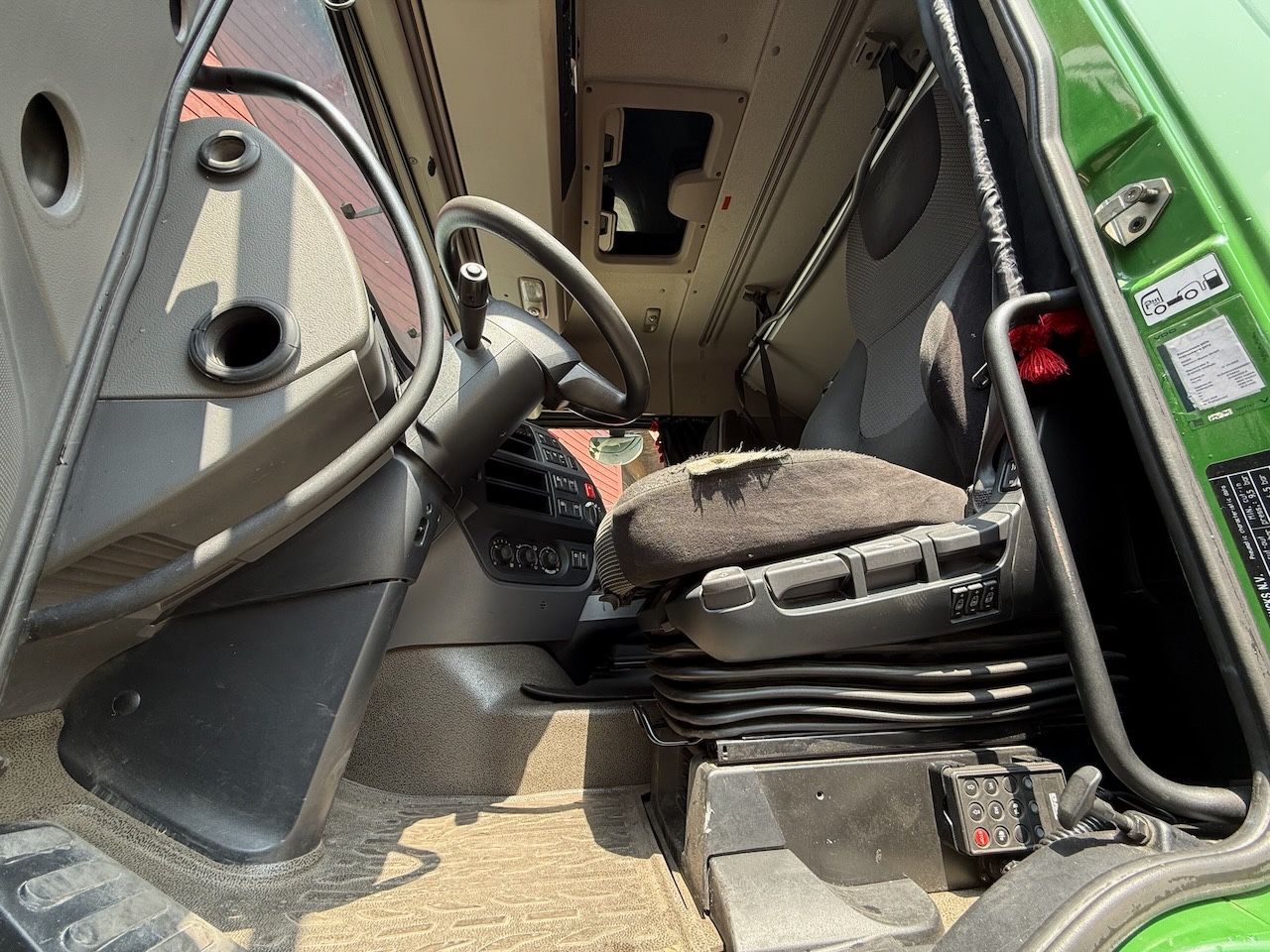 Fahrzeugabbildung DAF XF 460 SpaceCab, Edscha, Lenkachse, Intarder