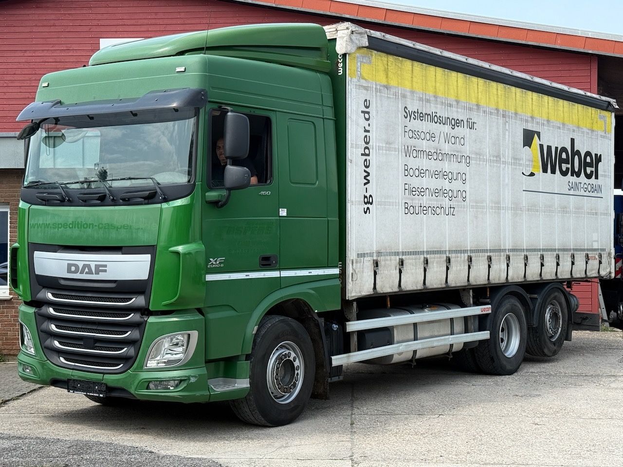 Fahrzeugabbildung DAF XF 460 SpaceCab, Edscha, Lenkachse, Intarder