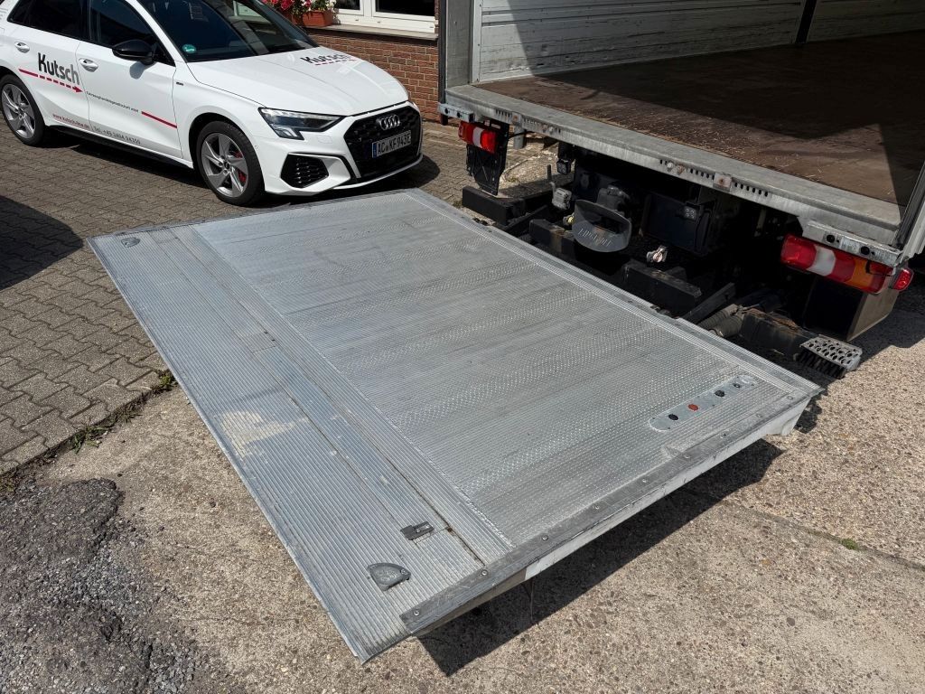 Fahrzeugabbildung Mercedes-Benz Atego 1530L gr. Fhs. Pritsche / Plane + LBW