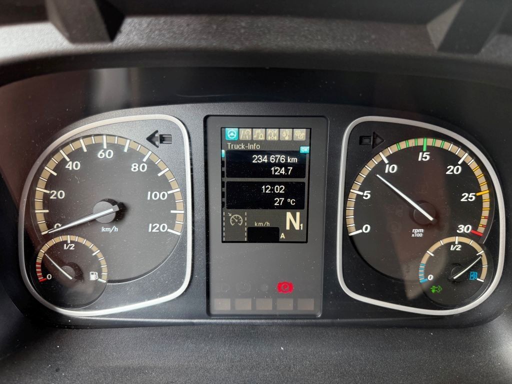 Fahrzeugabbildung Mercedes-Benz Atego 1530L gr. Fhs. Pritsche / Plane + LBW
