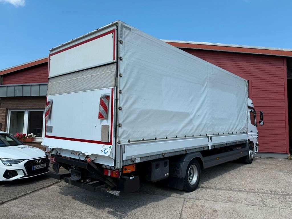 Fahrzeugabbildung Mercedes-Benz Atego 1530L gr. Fhs. Pritsche / Plane + LBW