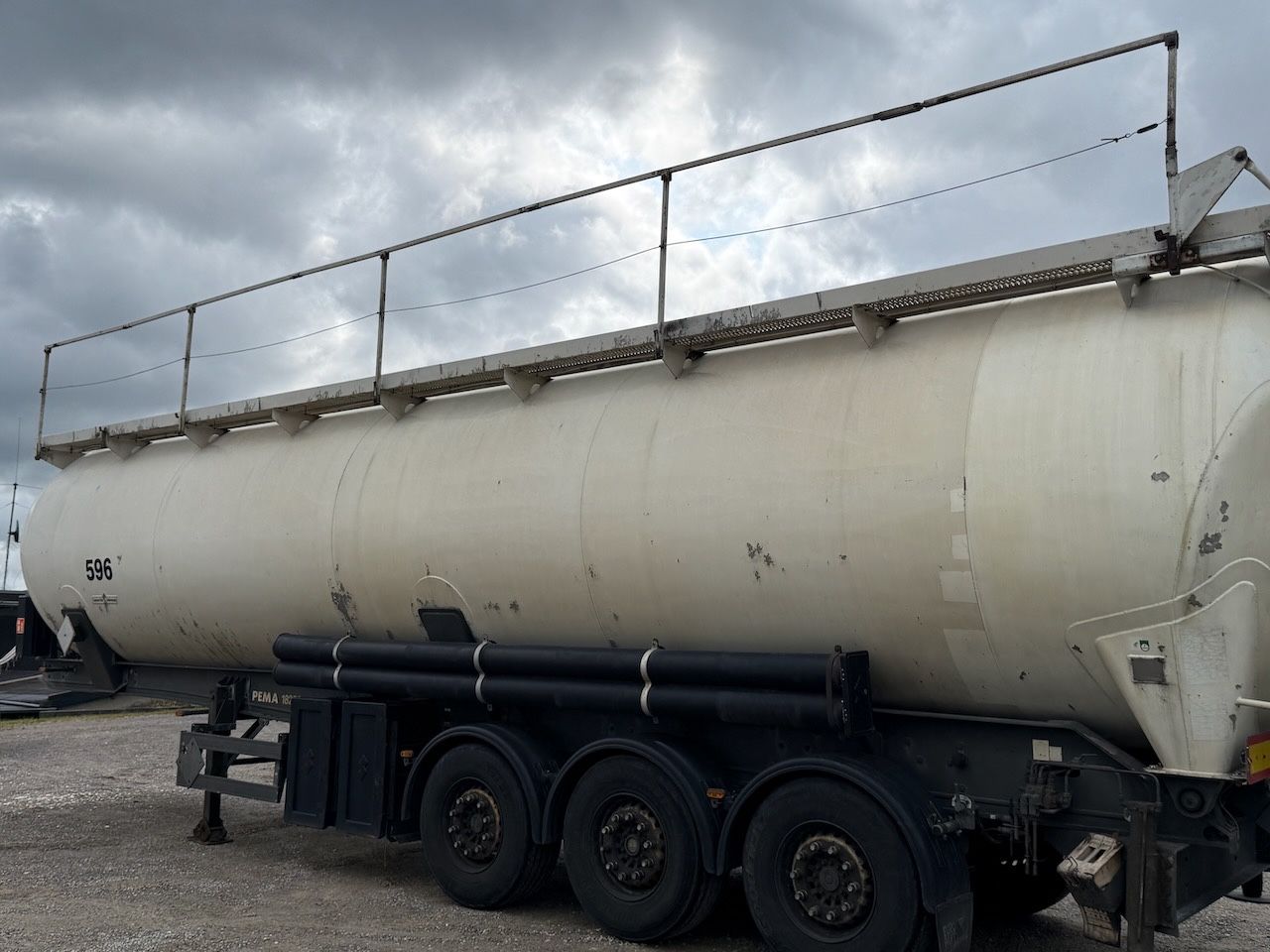 Fahrzeugabbildung Spitzer SK 2760 CAL Kippsilo