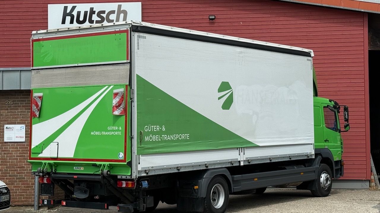Fahrzeugabbildung Mercedes-Benz Atego 1624L Pritsche/Plane, Ladebordwand
