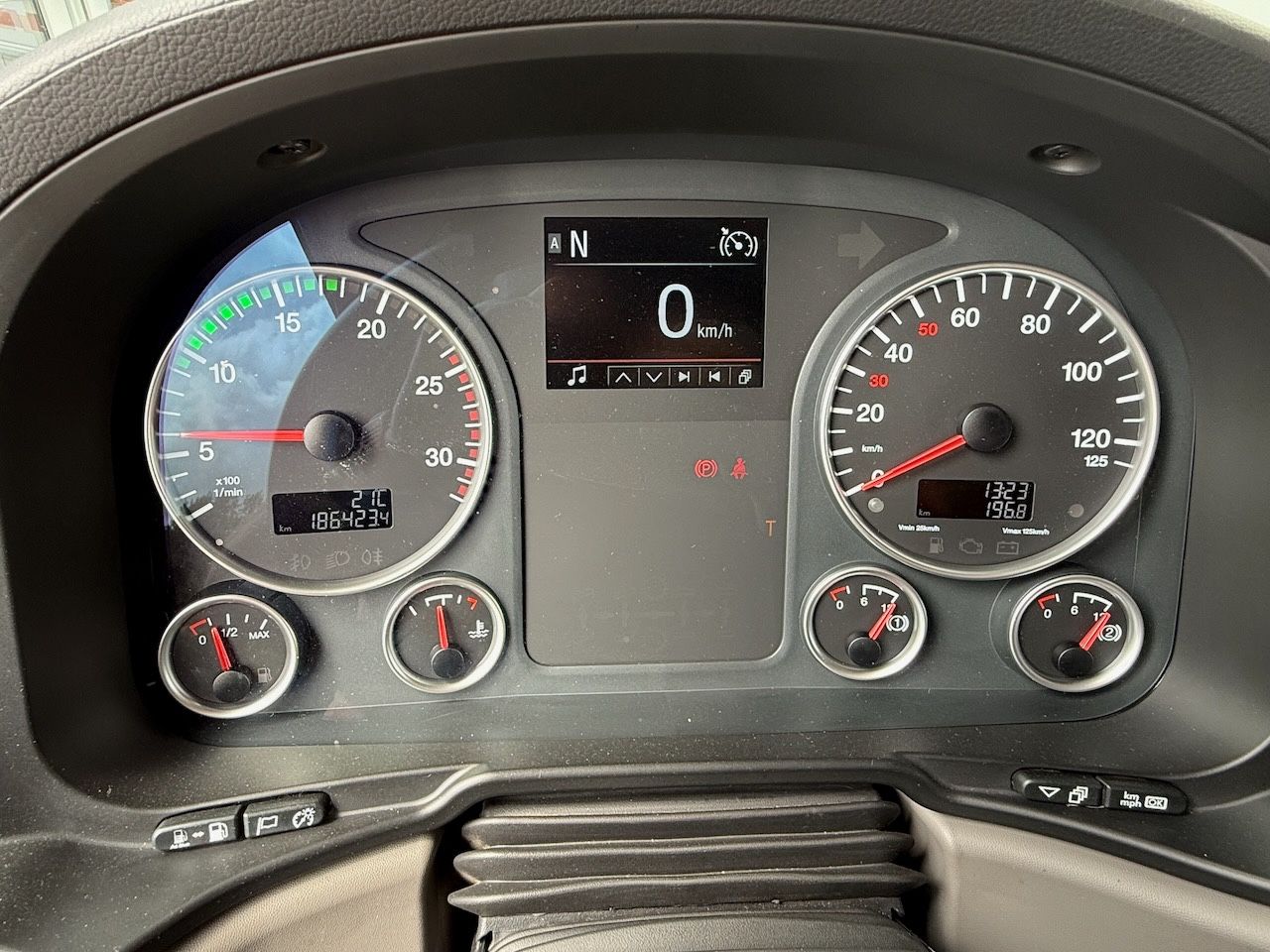 Fahrzeugabbildung MAN TGS 26.470BL 6x6H, el. Plane, Bordm, Schneepl.