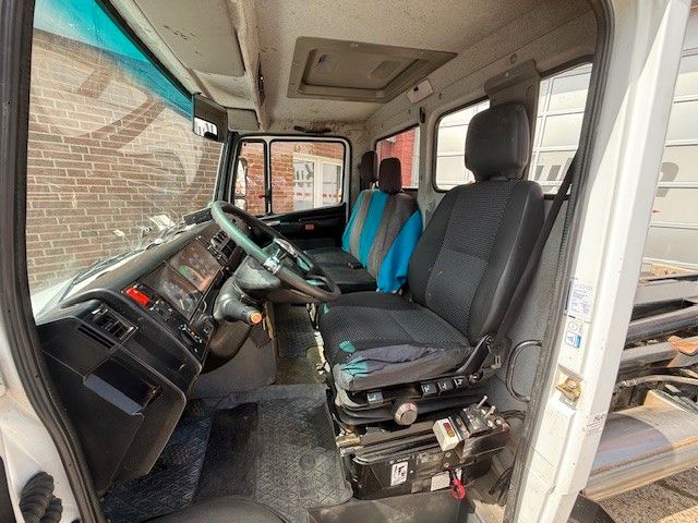 Fahrzeugabbildung Mercedes-Benz Vario 818 D Abrollkipper mit Container