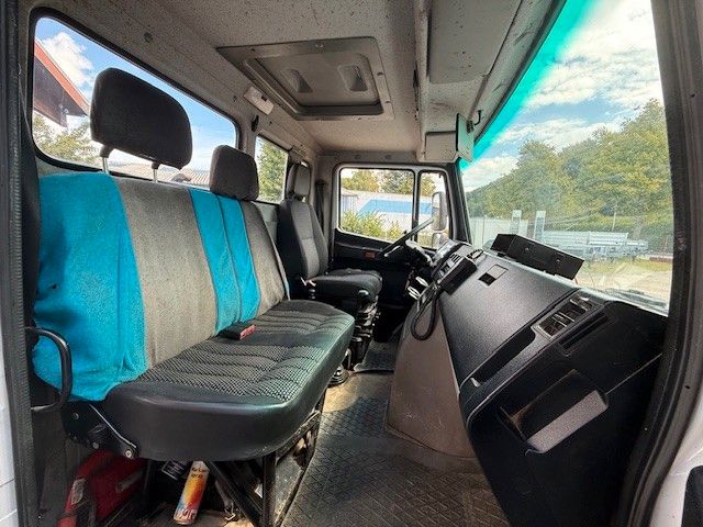 Fahrzeugabbildung Mercedes-Benz Vario 818 D Abrollkipper mit Container