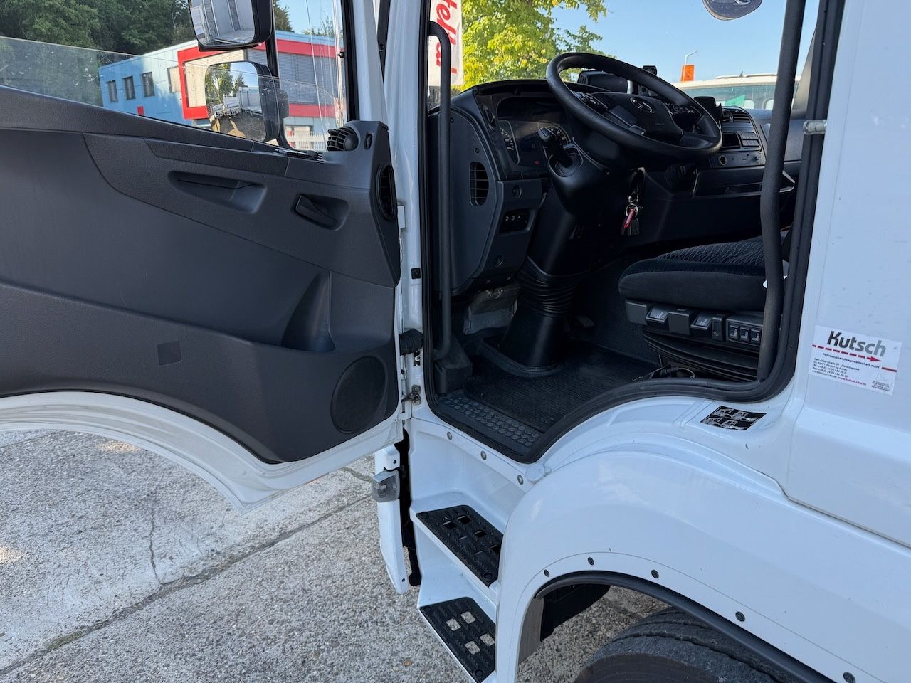 Fahrzeugabbildung Mercedes-Benz MB 1530L Atego Plane/Lbw., Hochdach,