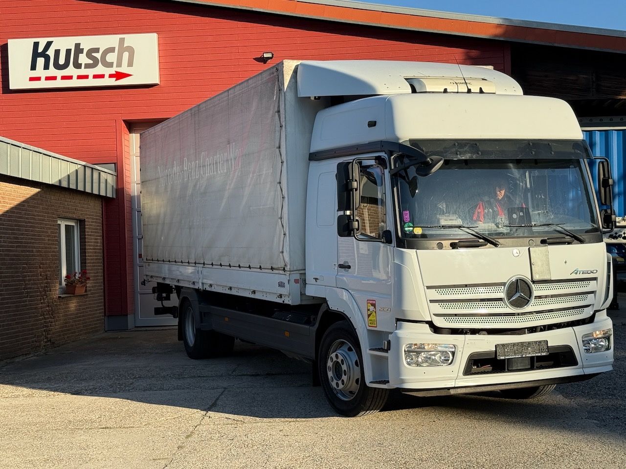 Fahrzeugabbildung Mercedes-Benz MB 1530L Atego Plane/Lbw., Hochdach,