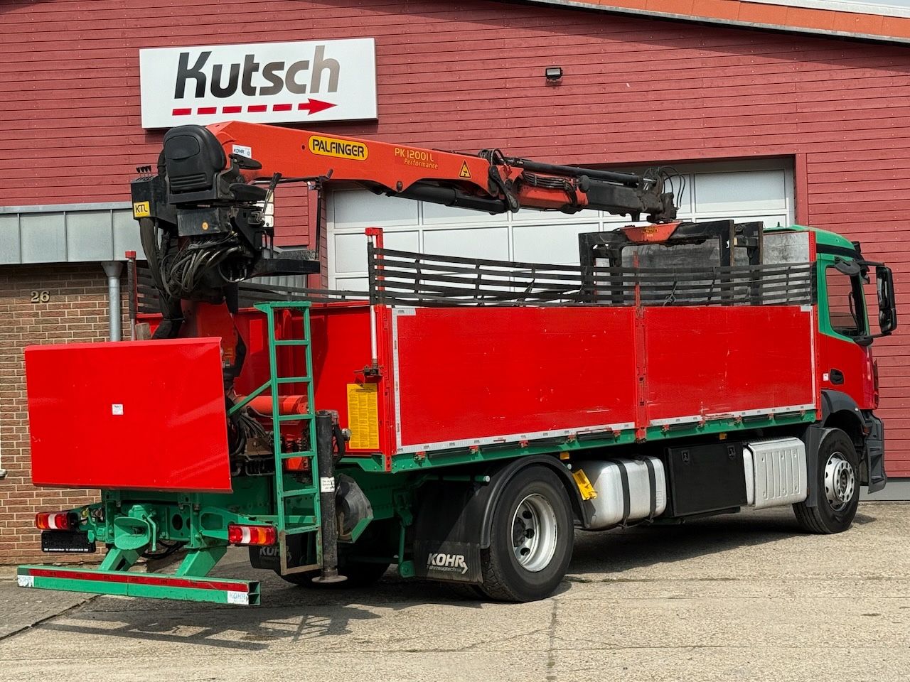 Fahrzeugabbildung Mercedes-Benz MB 1832L + Palfinger PK 12001L Heckkran