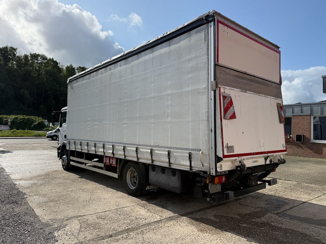 Fahrzeugabbildung MAN TGM 15.250 BL Pritsche/Lbw, Edscha,