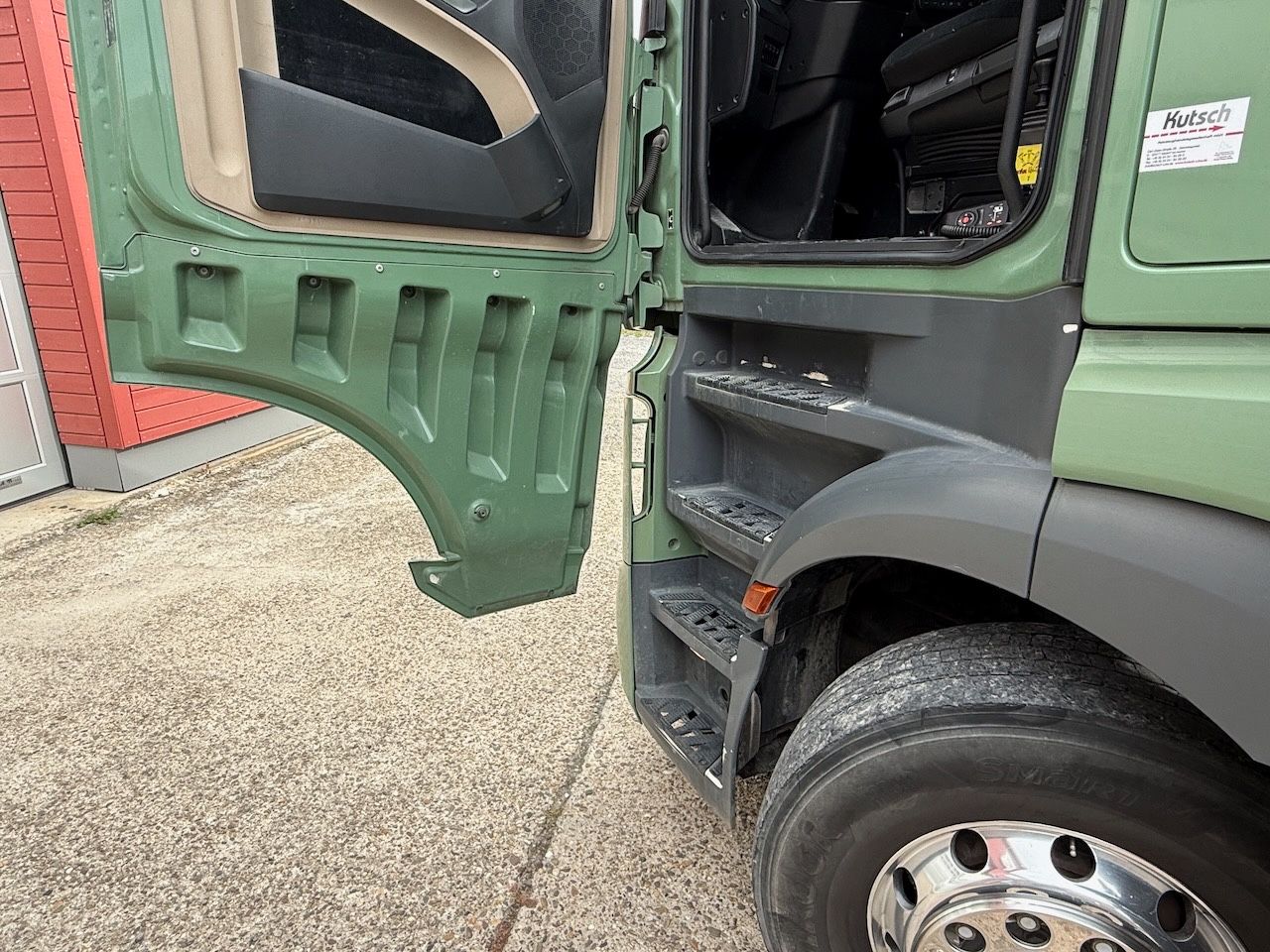 Fahrzeugabbildung Mercedes-Benz 1851 LLS Actros 5 mit Kipphydraulik