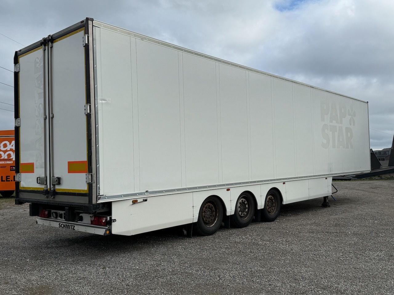 Fahrzeugabbildung Schmitz Cargobull SKO 24 Doppelstock-Koffer isoliert