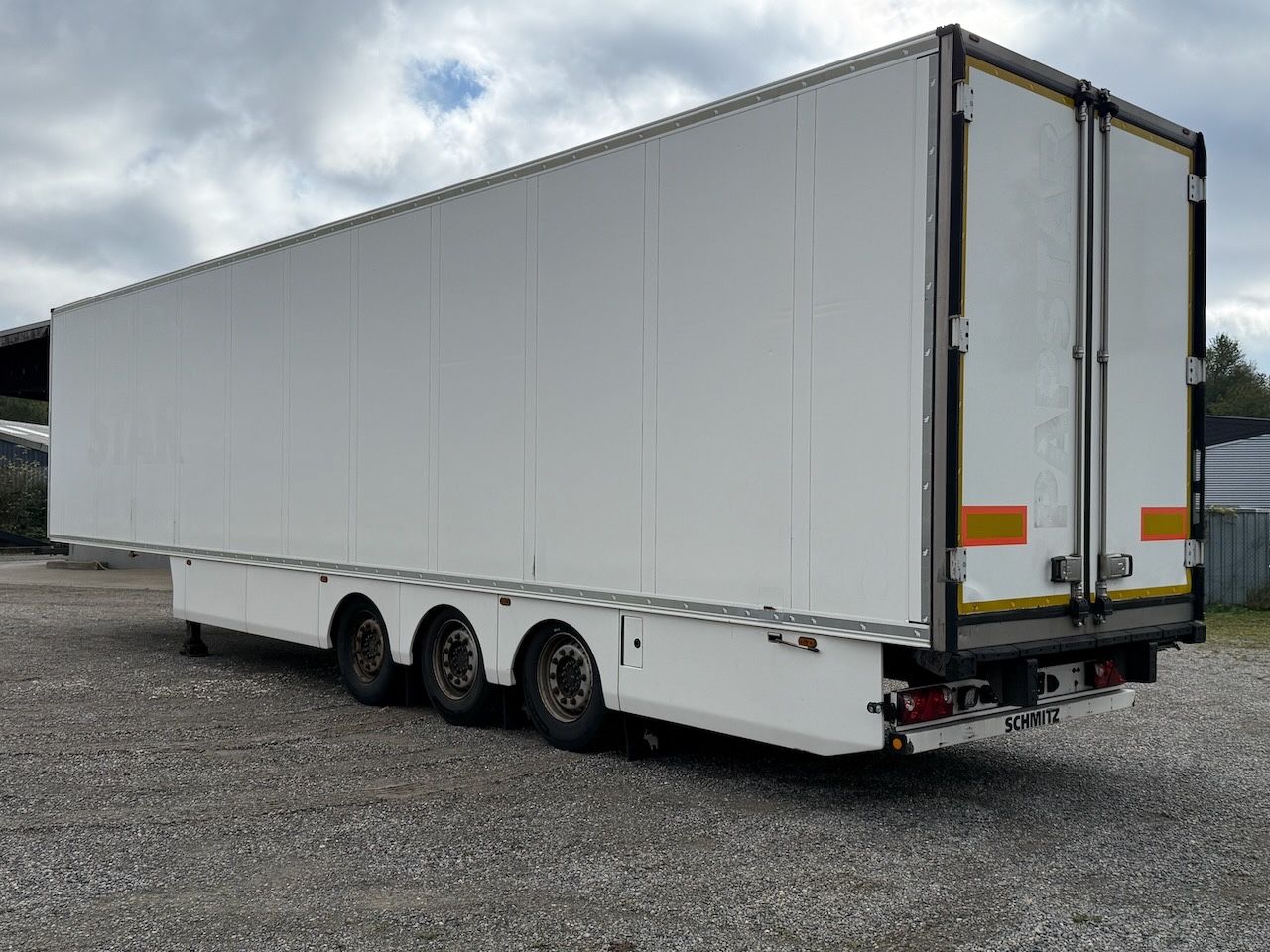 Fahrzeugabbildung Schmitz Cargobull SKO 24 Doppelstock-Koffer isoliert