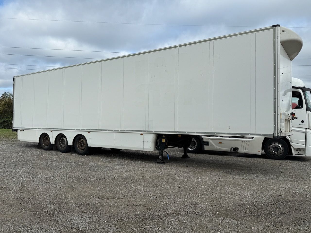 Fahrzeugabbildung Schmitz Cargobull SKO 24 Doppelstock-Koffer isoliert