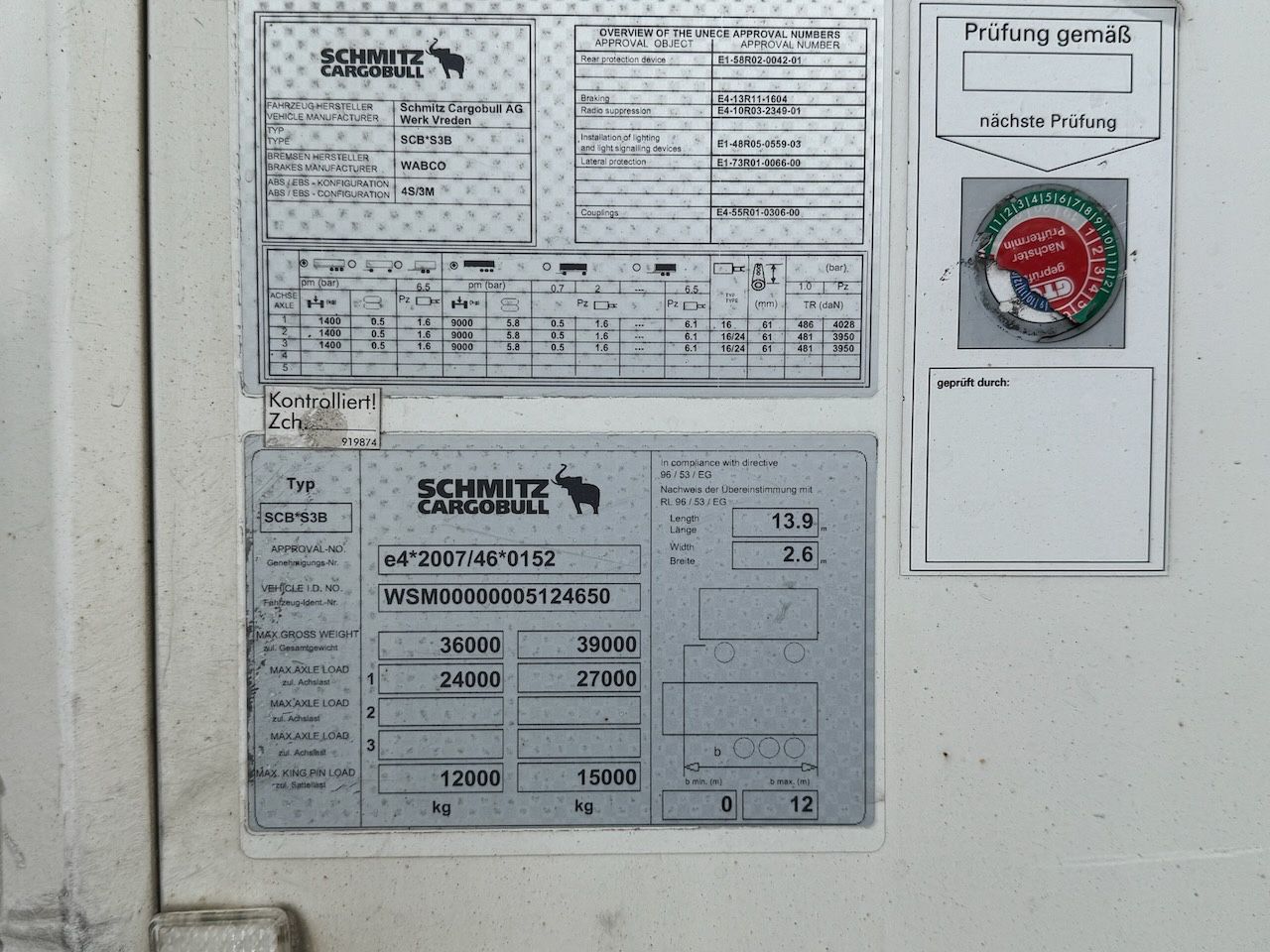 Fahrzeugabbildung Schmitz Cargobull SKO 24 Doppelstock-Koffer isoliert
