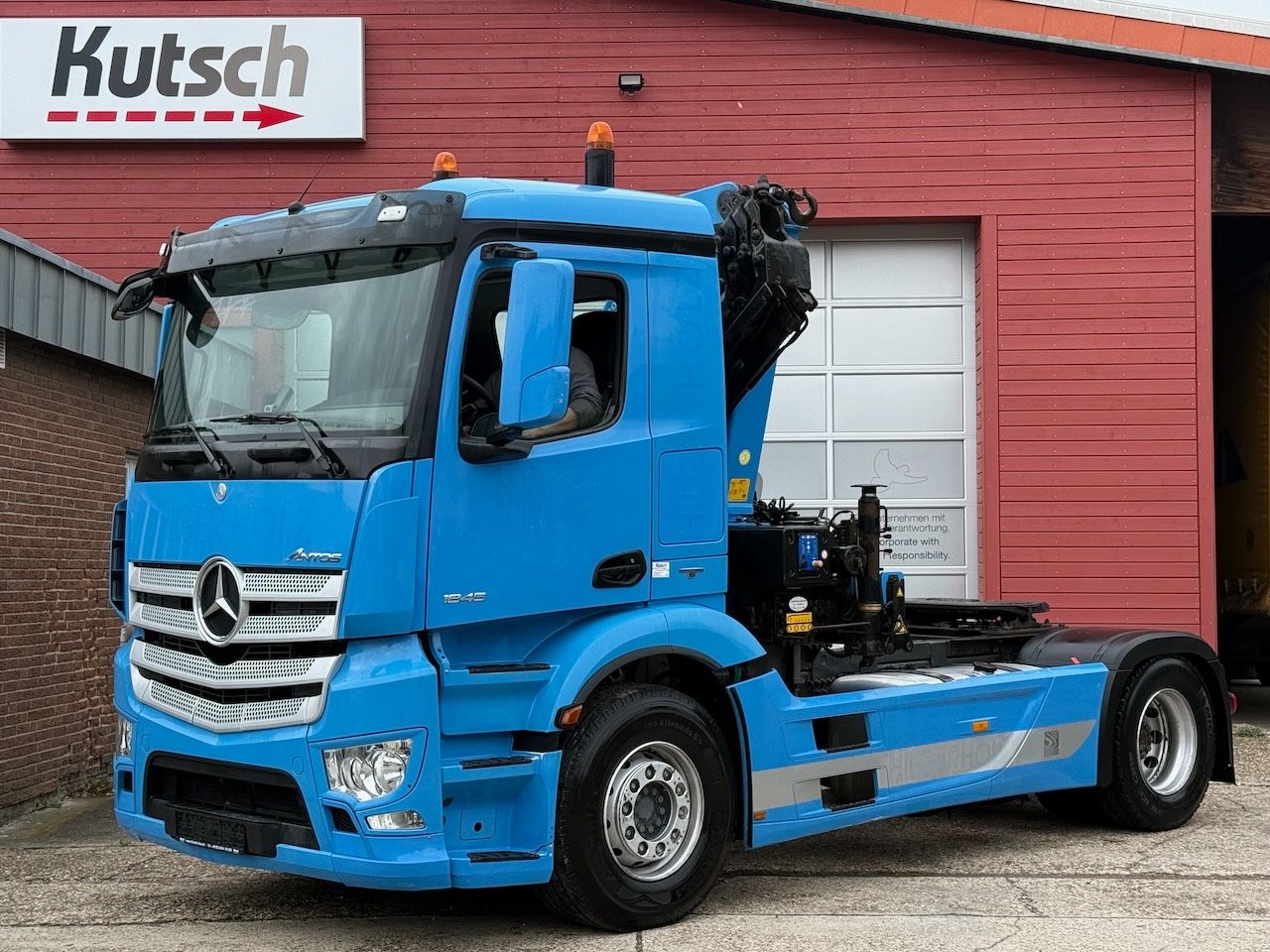 Mercedes-Benz MB 1845LS + HMF 2620 Kran, Funk