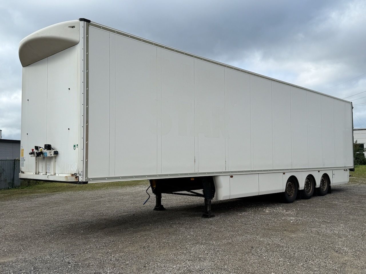 Fahrzeugabbildung Schmitz Cargobull SKO 24 Doppelstock-Koffer isoliert